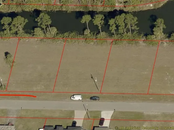 2309 NE 33rd Ter, Cape Coral, FL 33909