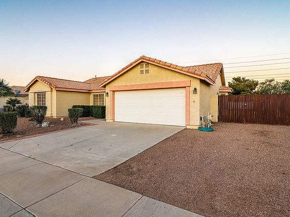 3rd image of 1260 N Wildflower Dr