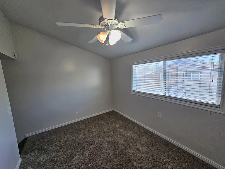 2333 W 4150 S — Photo 8