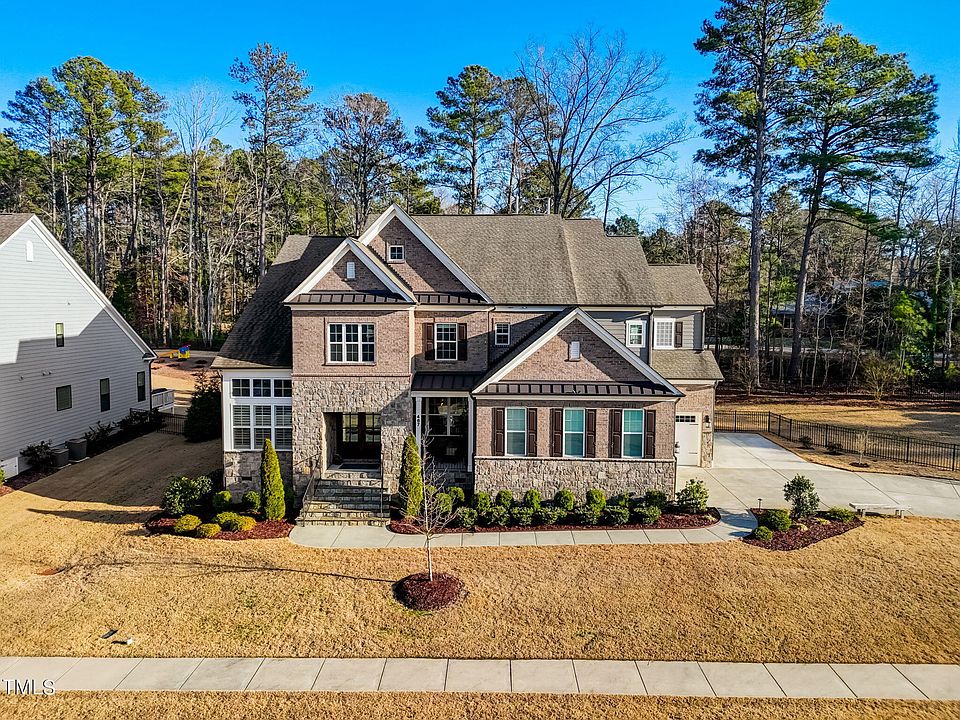 2nd image of 467 Grand Highclere Way