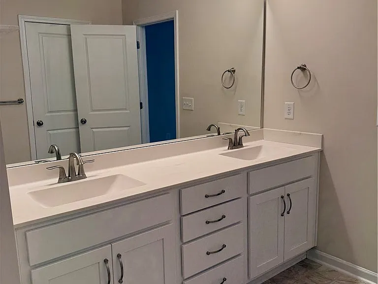 487 Union St — Photo 14