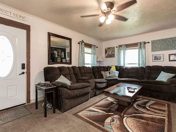 3rd image of 1519 Lincolnway E