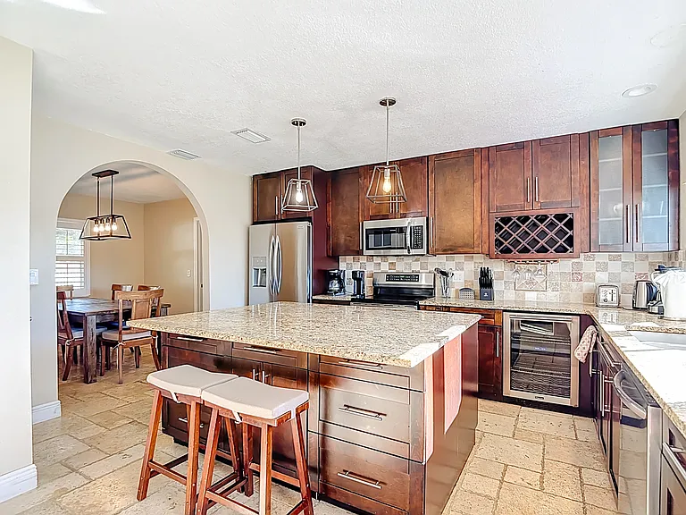 17208 Orangewood Dr — Photo 20