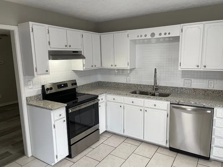859A Park Pl NE — Photo 14