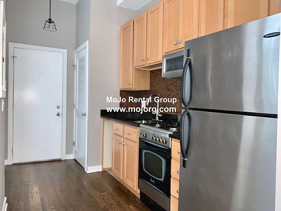 3rd image of 1226 N Greenview Ave #2