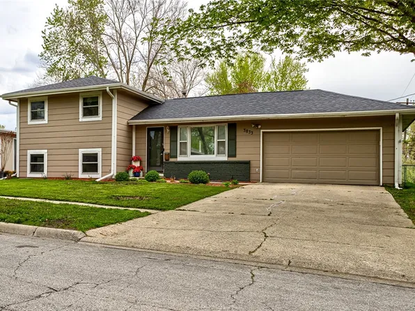 3833 Quebec St, Ames, IA 50014