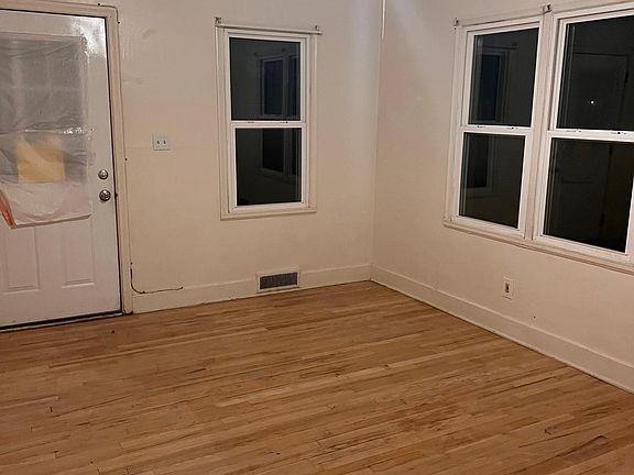 3rd image of 501 W 2nd St #2