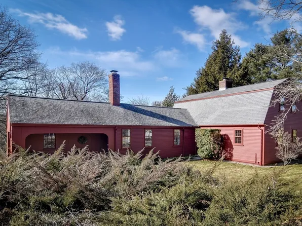141 Walpole St, Dover, MA 02030