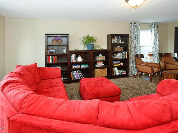 4th image of 814 Fraser Grove Dr