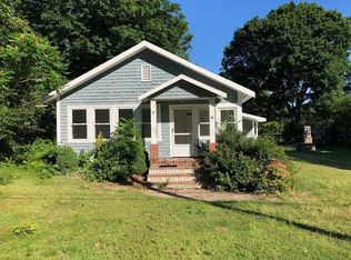 18 Arlington Rd, Plymouth, MA 02360