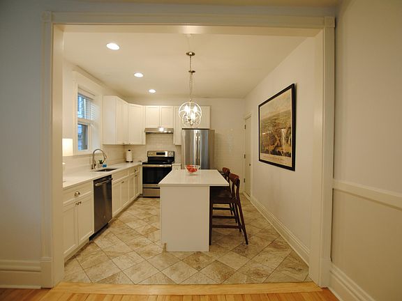 5th image of 535 W Wrightwood Ave #2