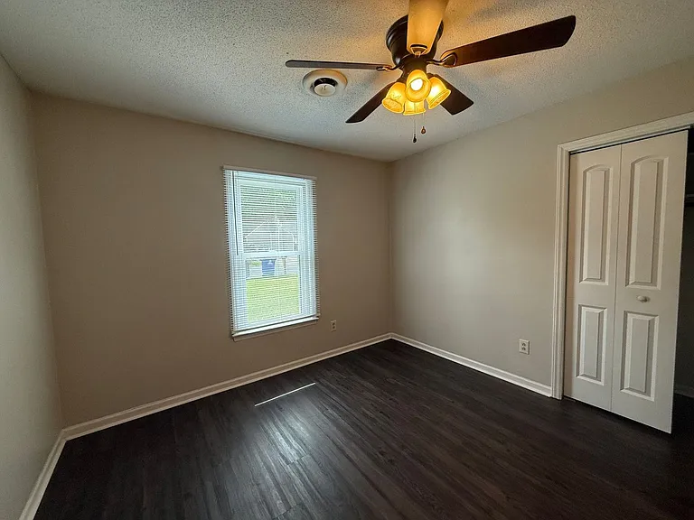 120 Corey Cir — Photo 5