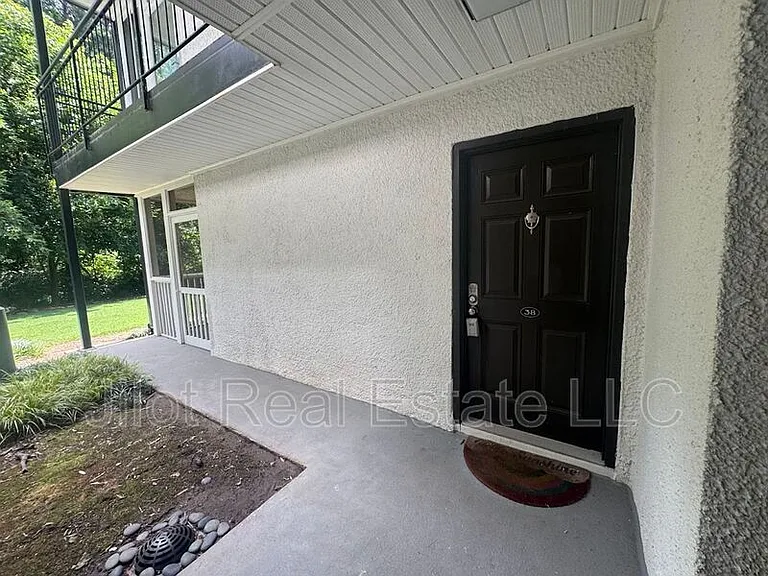 1445 Monroe Dr NE #C38 — Photo 2
