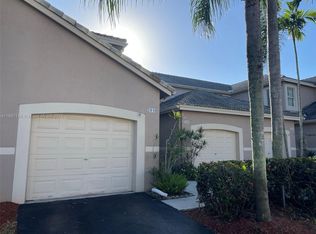 2040 Pompeii Ct, Fort Lauderdale, FL 33327