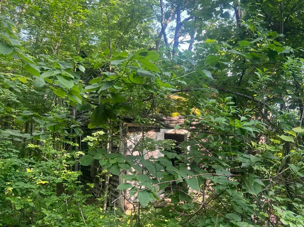 6 Third Street, Mexico, ME 04257
