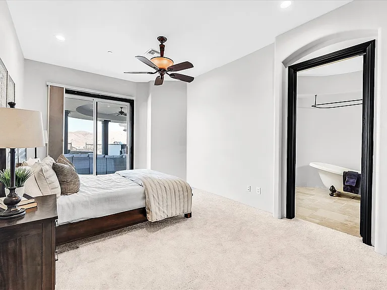 503 Aaron Way — Photo 17