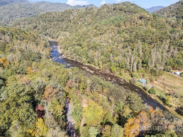 16 Harleys Cv, Waynesville, NC 28785