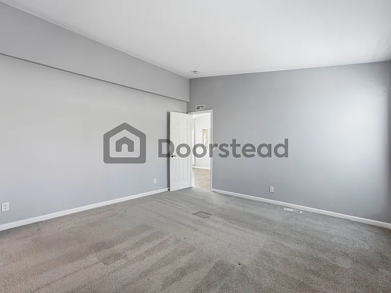 2555 Flosden Rd #122 — Photo 27