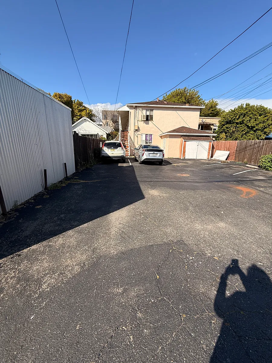 Building Photo - 1616 S St #2