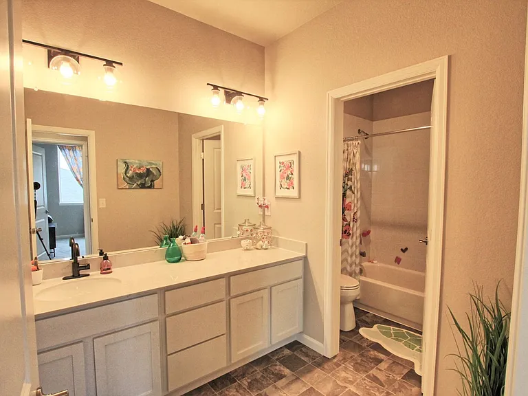 8961 Birch Run Dr — Photo 15