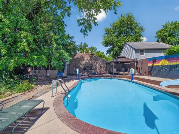 4603 Aboite Lake Dr, Fort Wayne, IN 46804