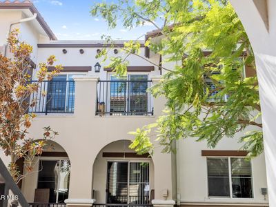 461 Country Club Dr UNIT 211, Simi Valley, CA, 93065