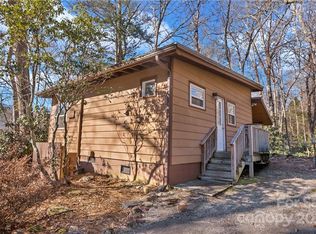 104 Buckner Rd, Black Mountain, NC 28711