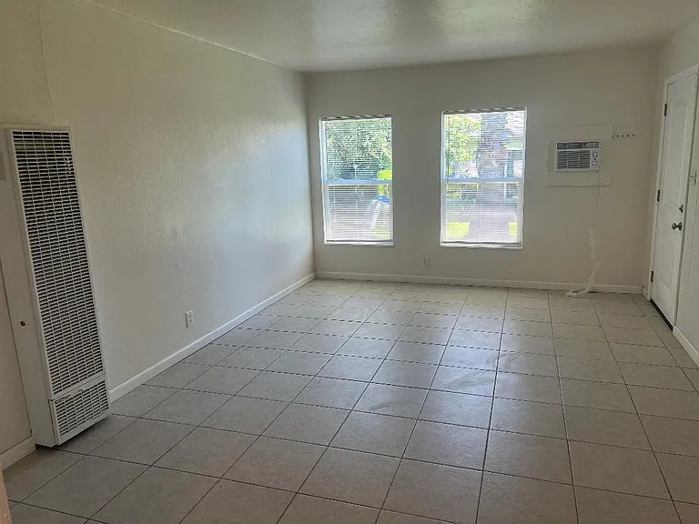 31 Sunset Dr #B — Photo 4
