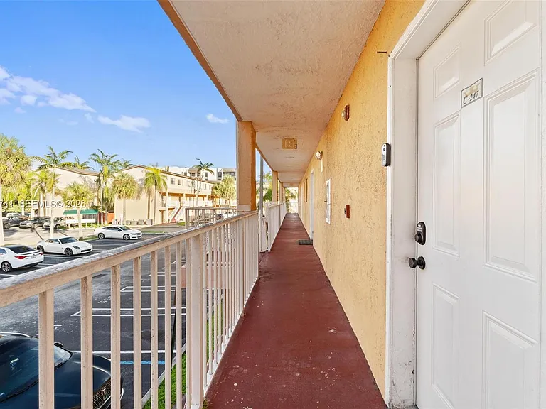 6235 Kendale Lakes Cir #247 — Photo 27