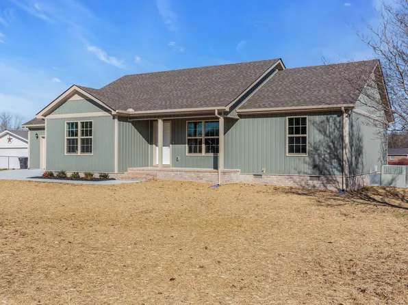 207 Highland Dr, Tullahoma, TN 37388