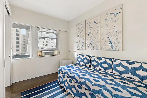 Sold by New York Casas Ltd. | media 18