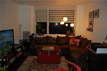 Rented by R New York