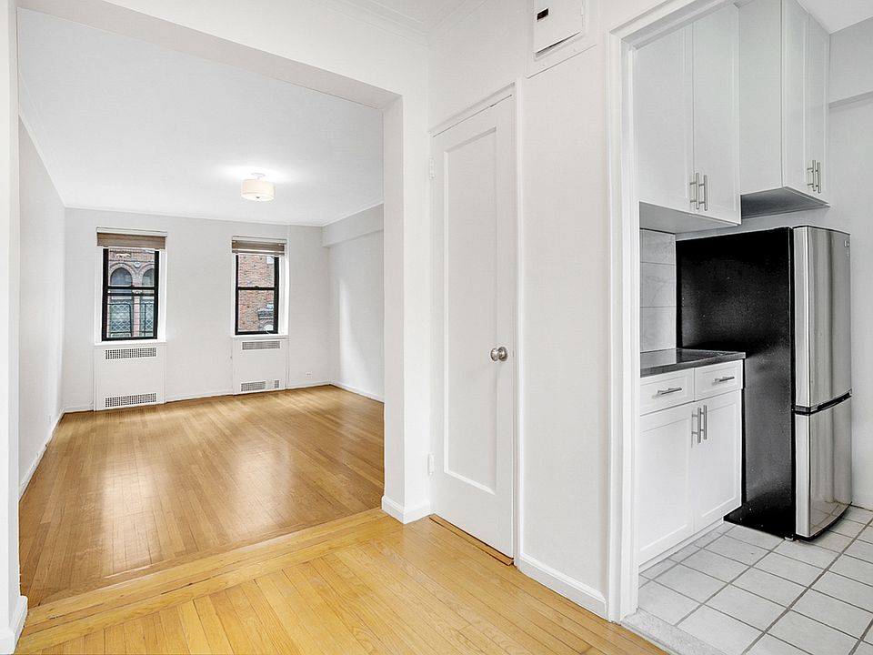 1st image of 9 W 64th St APT 6A