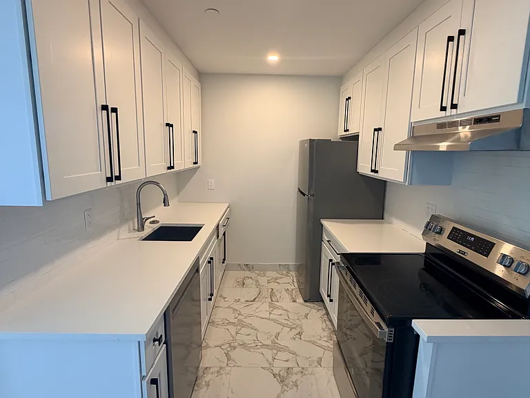 7542 Grand Central Pkwy N #4B — Photo 9