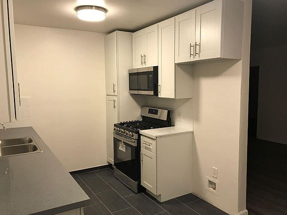 2nd image of 7059 Fulton Ave APT 1
