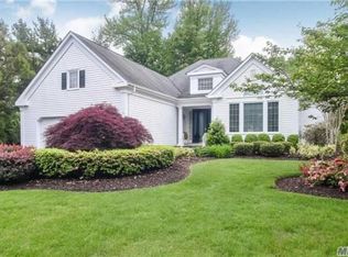 1 Rose Hill Dr, Manhasset, NY 11030