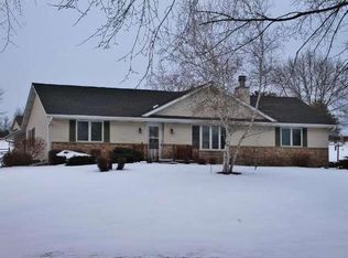 2492 Magna Vista Dr, Jackson, WI 53037