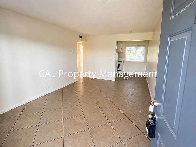 918 Illinois Ave — Photo 2