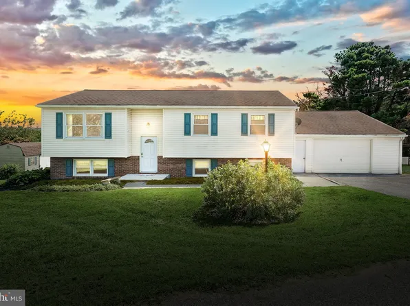 1718 Manor Rd, Windsor, PA 17366