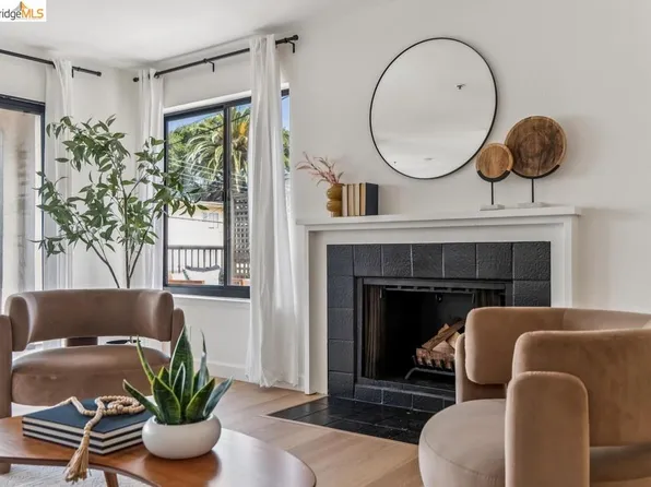 322 Hanover Ave APT 212, Oakland, CA 94606