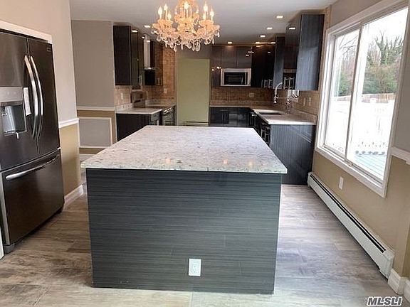 3rd image of 20 Lone Hill Pl