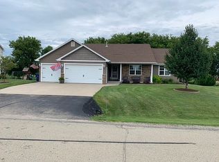 795 Sundial Ln, Neenah, WI 54956