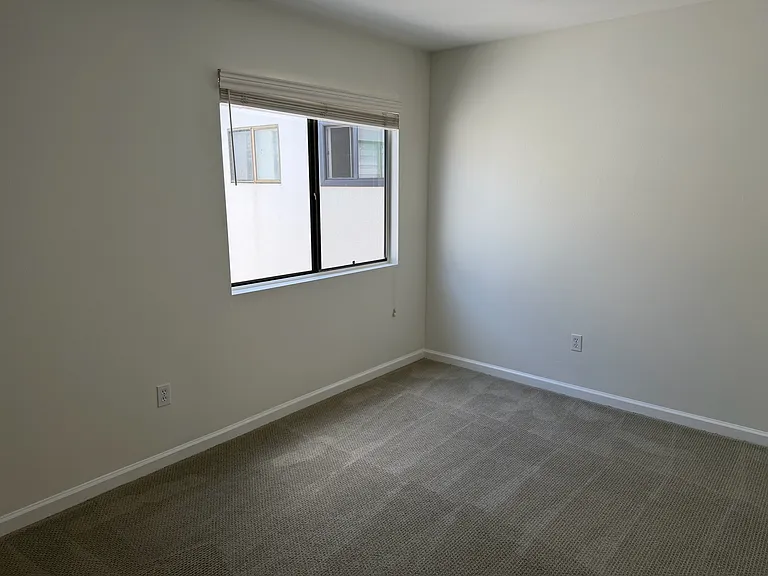 1830 Colby Ave #7 — Photo 21