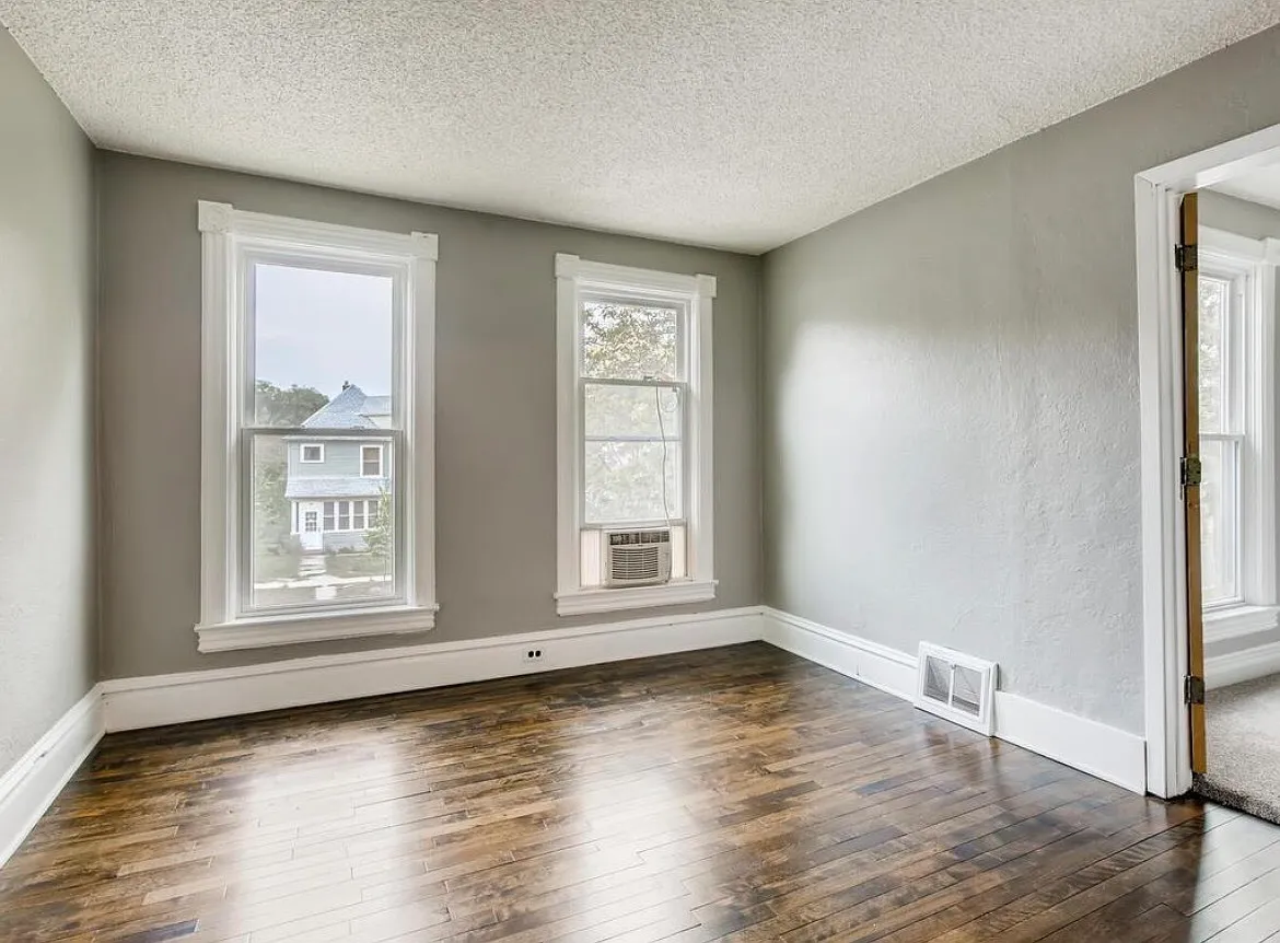 876 Lafond Ave — Photo 3