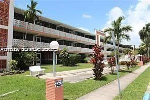 Floridian Arms Condo — Photo 1