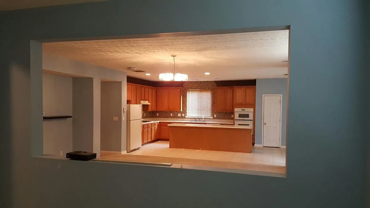 3 bed, 2.5 bath, 3527 sqft, $2,600 — Photo 4