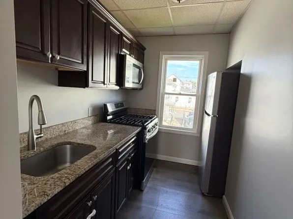 237 Orange St, Fall River, MA 02720
