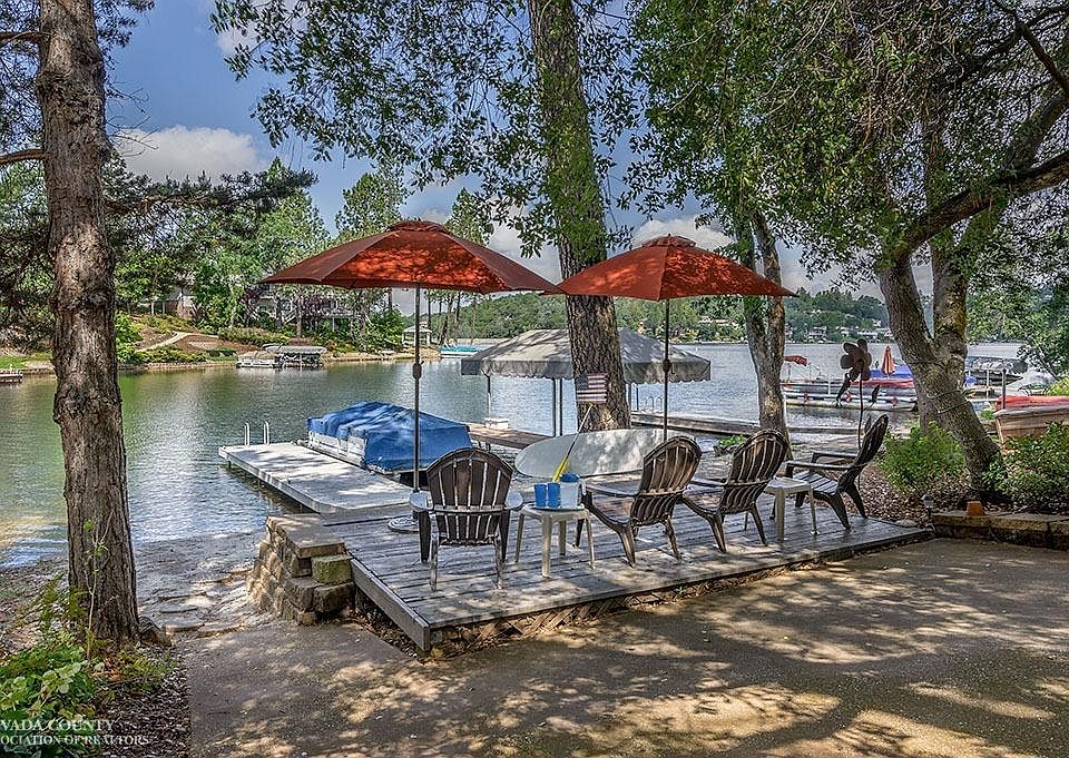 1st image of 23862 Lakeview Ct