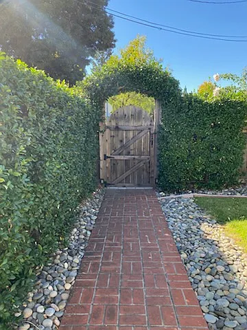 18185 Barrett Ave — Photo 2