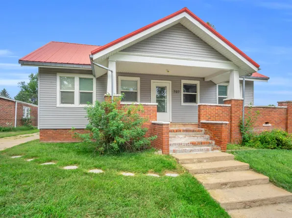 707 S 10th Ave, Broken Bow, NE 68822